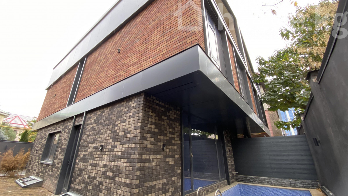 6 и более комнат кв., 272 м2 - 2